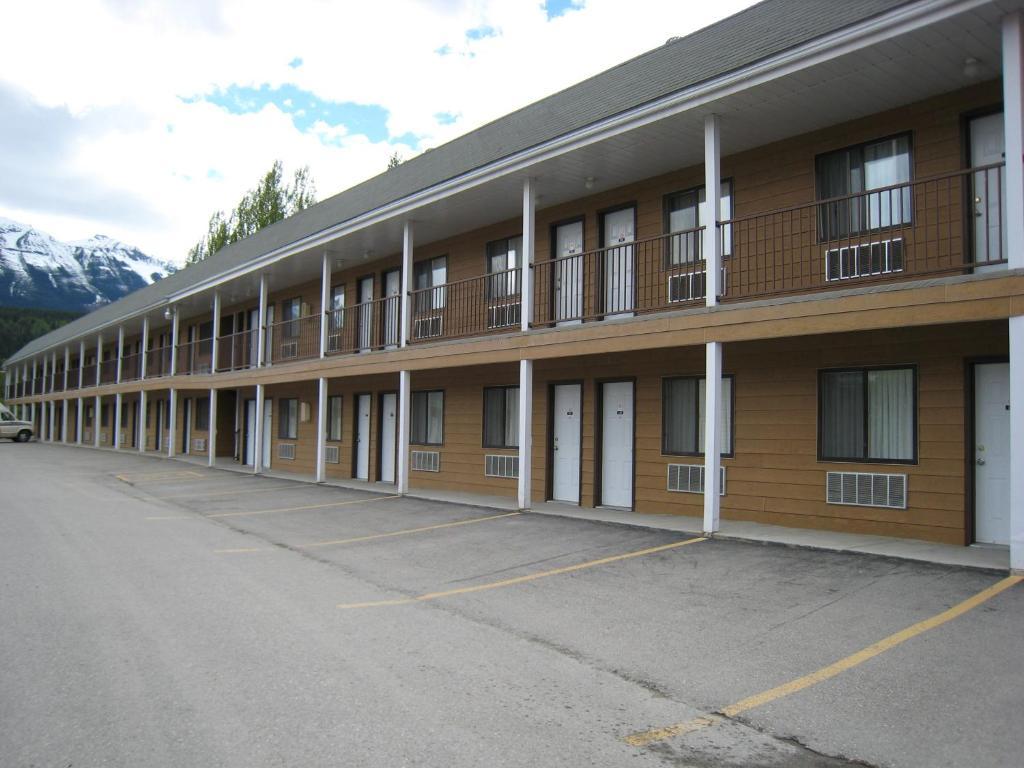 Mary'S Motel Golden Exteriör bild