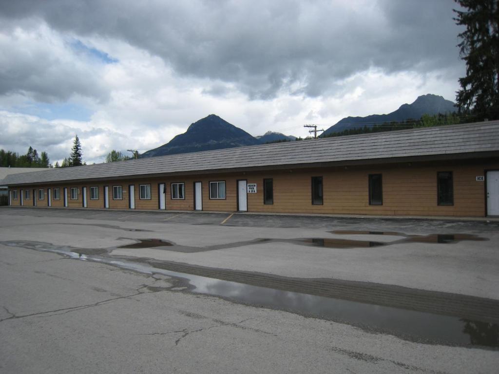 Mary'S Motel Golden Exteriör bild