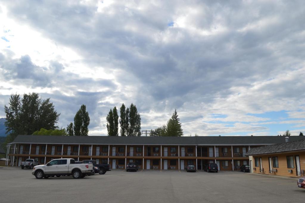 Mary'S Motel Golden Exteriör bild